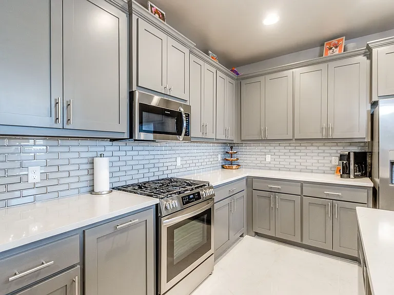 609 Abadan Dr — Photo 10