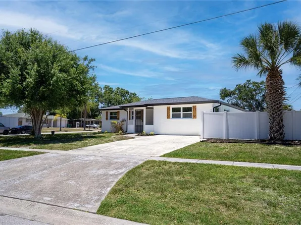 9097 Southern Comfort Dr, Largo, FL 33773