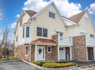 21 Riverbend Ct, New Providence, NJ