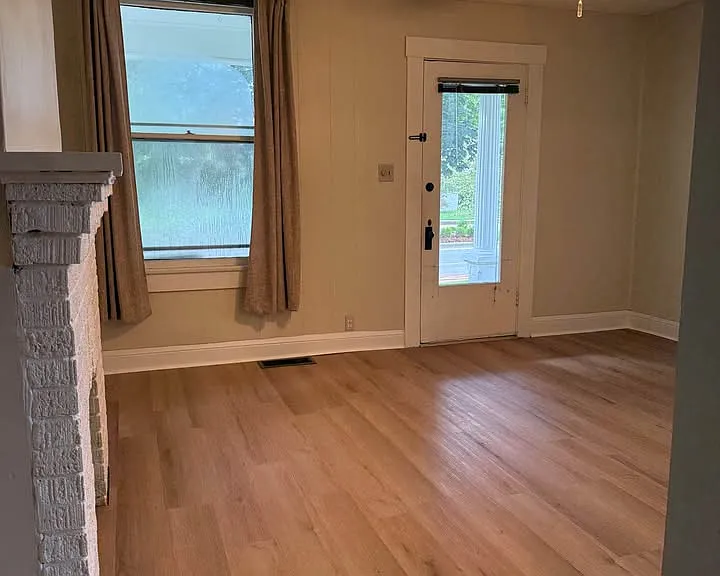 1116 E Main St #1 — Photo 5
