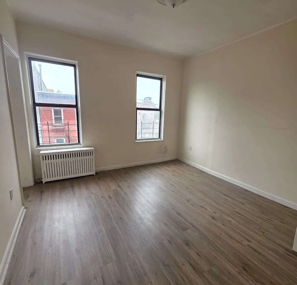 142 School St — Photo 3