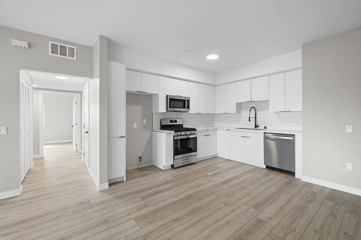12714 S Figueroa St — Photo 4