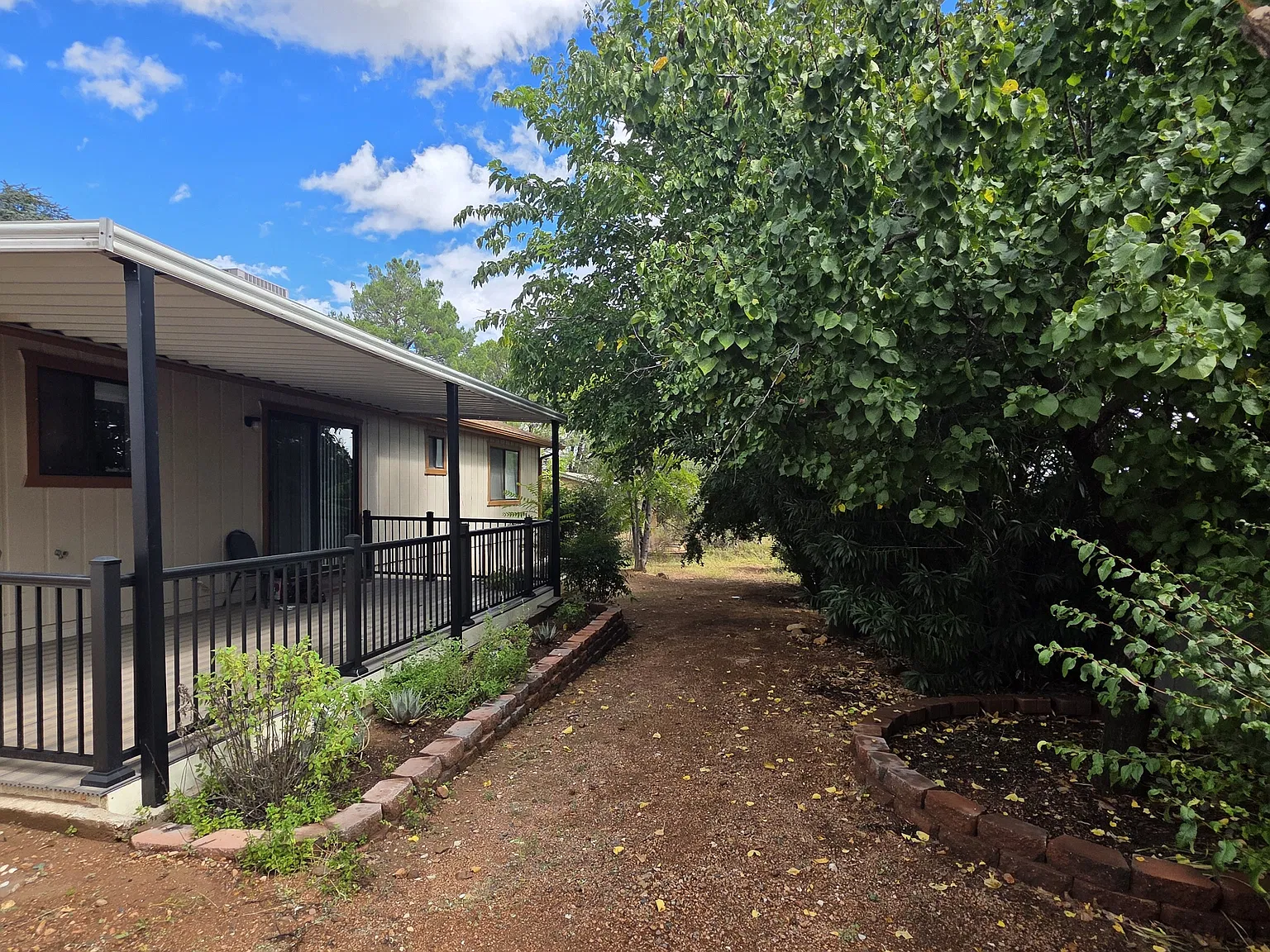 3 bed, 1600 sqft, $2,100 — Photo 3