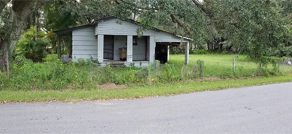 1st image of 221 Barn St