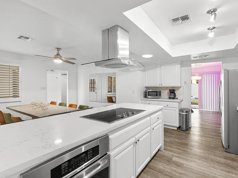 Fully Equipped Modern Kitchen