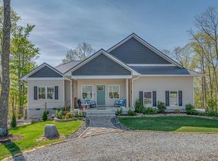 1086 John Delk Rd, Hendersonville, NC 28792