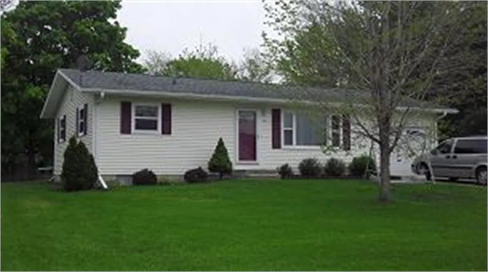 2 bed, 1.5 bath, 1200 sqft, $1,100 — Photo 1