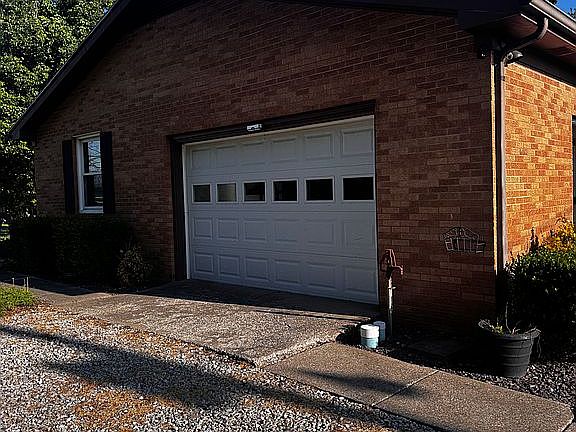 4th image of 3002 Kings Mill Rd