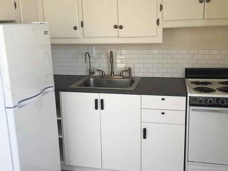 707 Twin Lakes Dr — Photo 5
