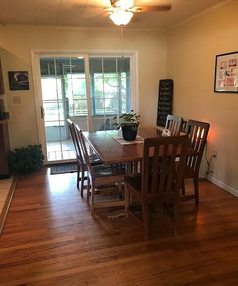 708 Colony Grv — Photo 9