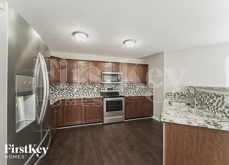 1431 Waterlily Ln — Photo 7