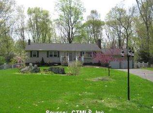 43 Ridgeview Cir, Guilford, CT 06437