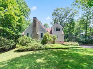 82 Mount Airy Rd E, Croton On Hudson, NY 10520