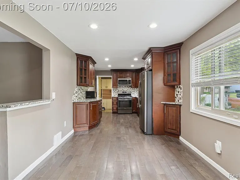 500 Trombley Dr — Photo 11