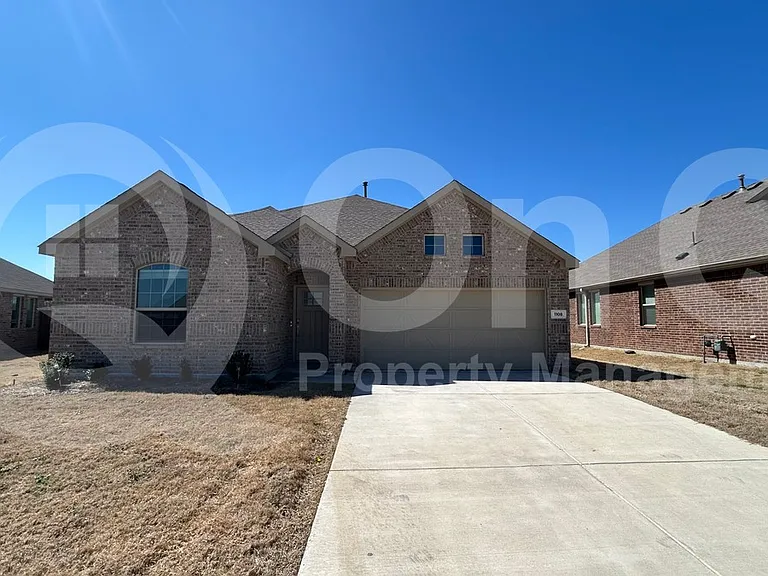 1108 Chip St — Photo 2