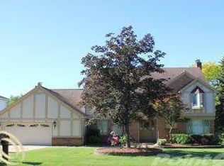 1961 Kilburn Rd N, Rochester Hills, MI 48306