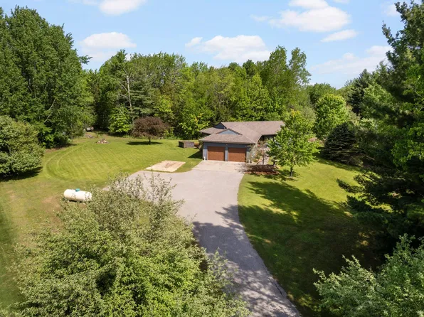 304 Farmbrook Ln, Gaylord, MI 49735