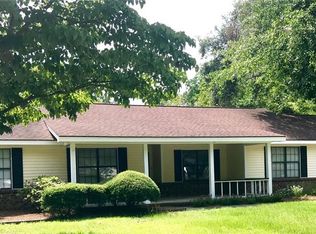 7 Barbour Dr, Savannah, GA 31405