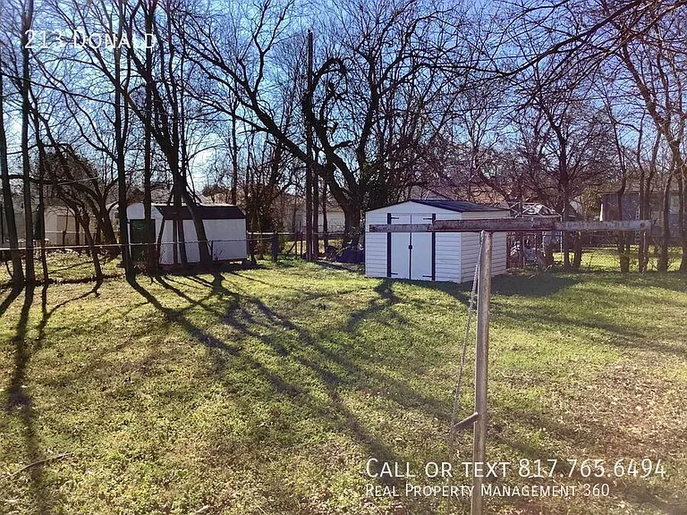 213 Donald St — Photo 12