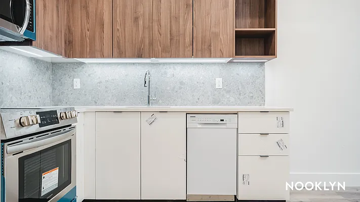 Rented by Nooklyn NYC LLC | media 17