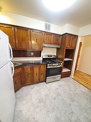 2nd image of 30-32 38th St #1