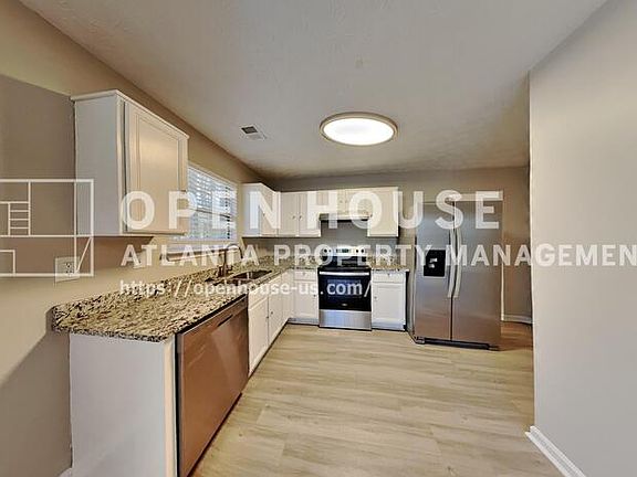 5th image of 3703 Majestic Dr SW