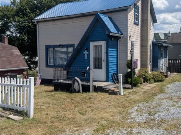 920 Hessler St, Nanty Glo, PA 15943