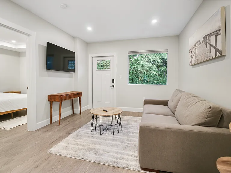 898 SE 2nd Pl #3 — Photo 1