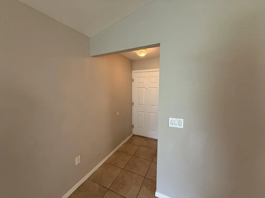 1967 Bretton Ridge Way. — Photo 2