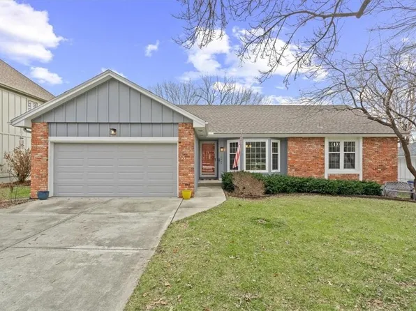 10249 Caenen Lake Rd, Lenexa, KS 66215