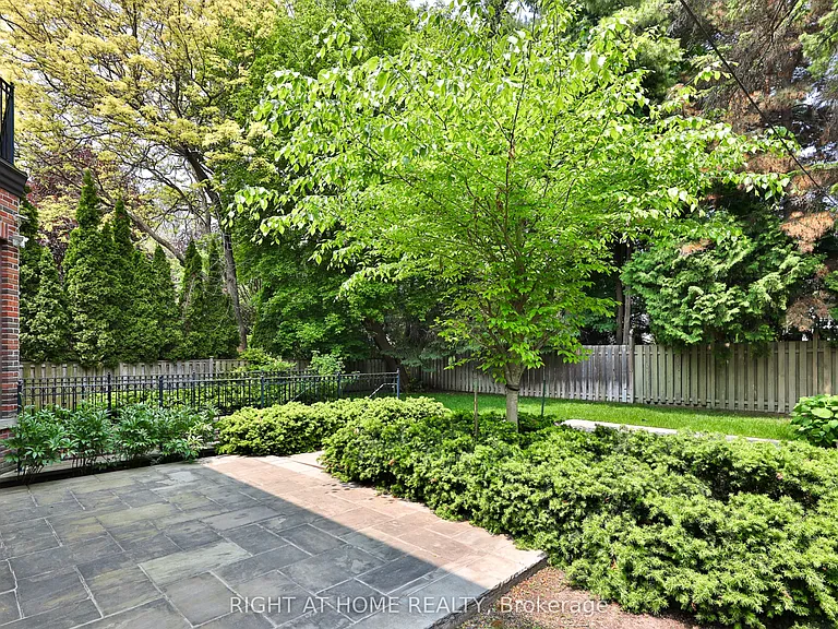 154 Munro Blvd — Photo 42
