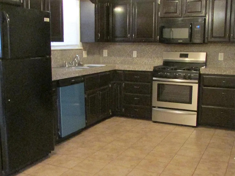 6108 SE 3rd St — Photo 3