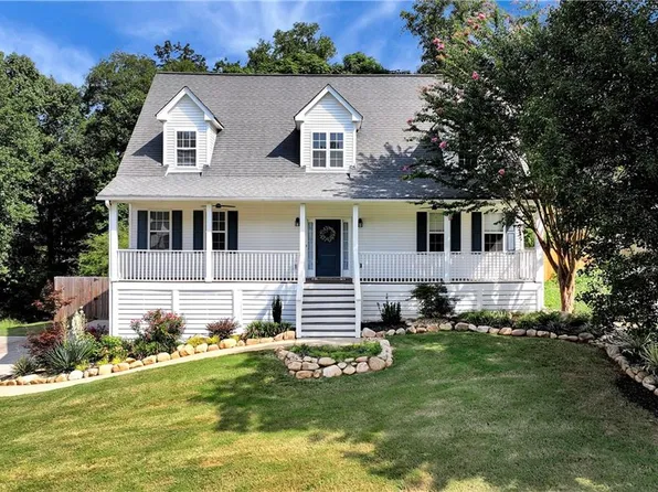 8160 Castleberry Farms Dr, Gainesville, GA 30506