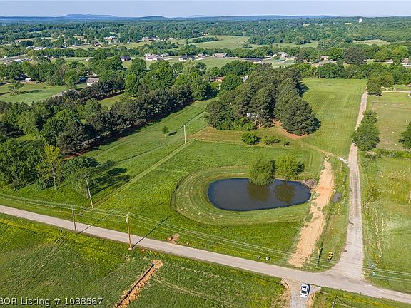 4th image of 513 Parks Dr