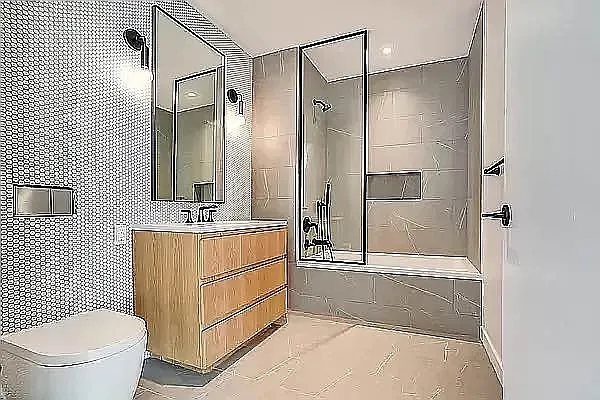 Rented by EXR | media 22