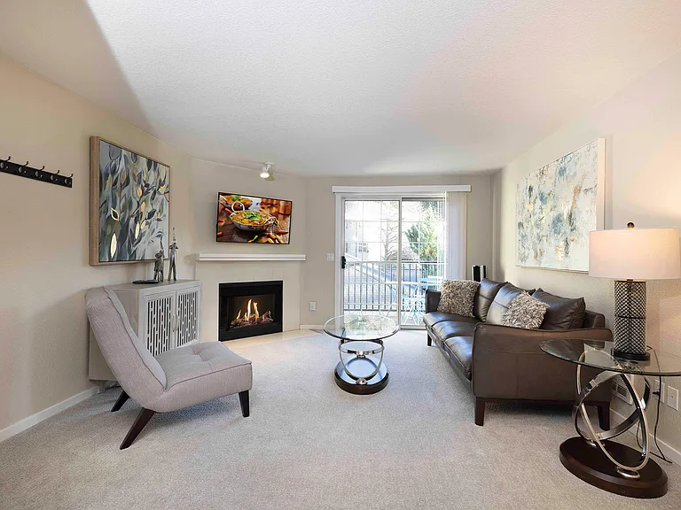 224 9th St #G303 — Photo 4