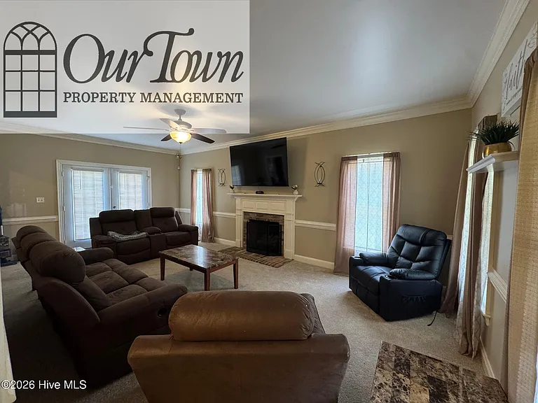 2906 Brentwood Dr N — Photo 6