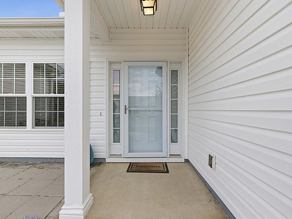 3rd image of 836 Ingle Nook Ln.