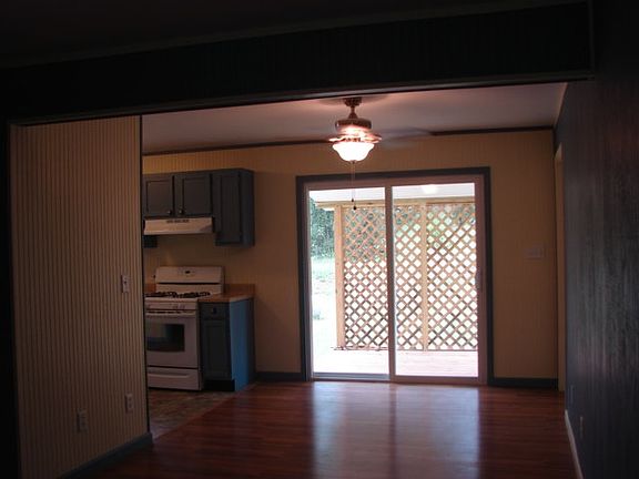 Dining Area to Back Deck