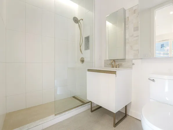 138-25 Barclay Avenue image 12 of 20