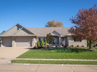 4874 White Post Rd, Bettendorf, IA 52722