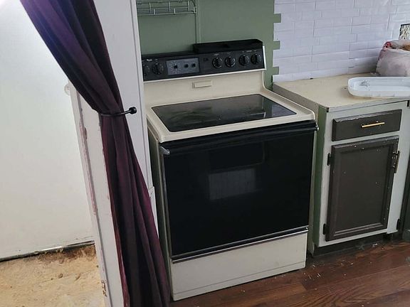 4th image of 1905 N Garnet Ave