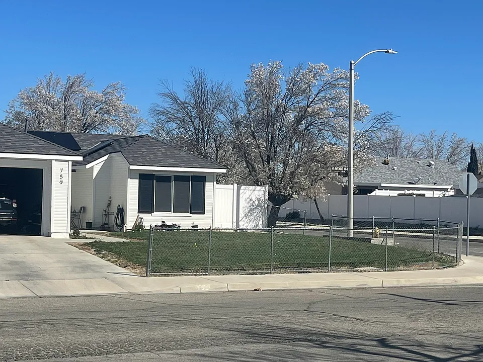 759 W Avenue H4