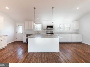 830 Kingston Dr, Cherry Hill, NJ 08034