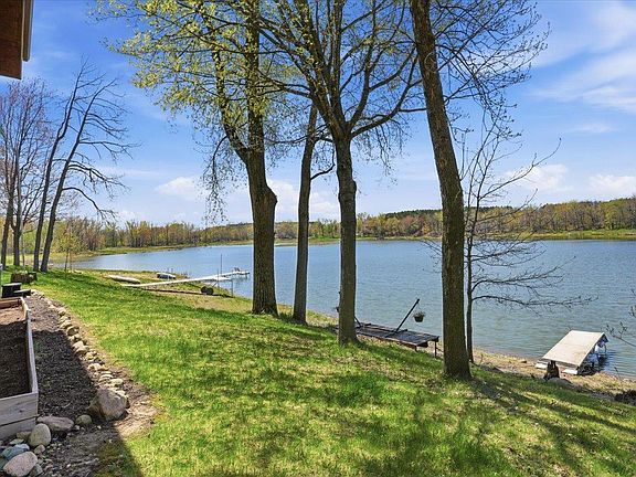 3rd image of 2184 Island Dr