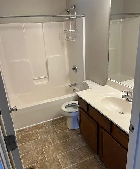 1241 Orchard Dr — Photo 9