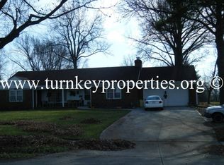 8121 E Gregory Blvd, Kansas City, MO 64133