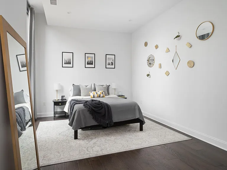 250 Spring St #313 — Photo 15