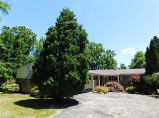 951 Ford Rd, Highland Heights, OH 44143