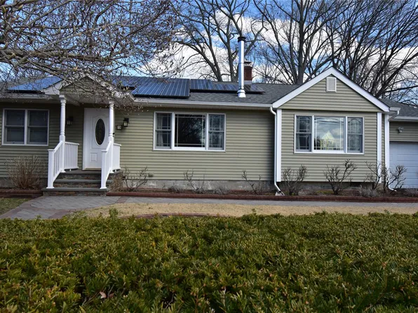 79 Hempstead Avenue, Miller Place, NY 11764